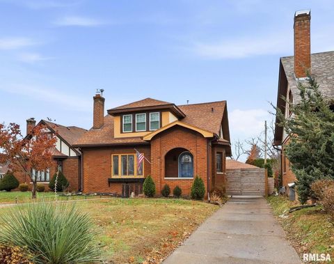 Tiny photo for 2911 21ST Avenue, Rock Island, IL 61201 (MLS # QC4269848)