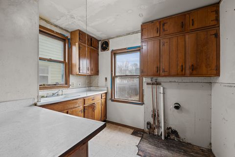 Tiny photo for 209 S Thornwood Avenue, Davenport, IA 52802 (MLS # 12604841)