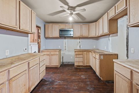 Tiny photo for 209 S Thornwood Avenue, Davenport, IA 52802 (MLS # 12604841)