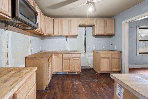 Tiny photo for 209 S Thornwood Avenue, Davenport, IA 52802 (MLS # 12604841)