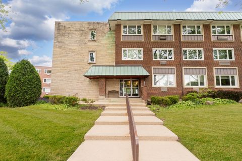 2812 E Bel Aire Drive 202 Arlington Heights IL 60004