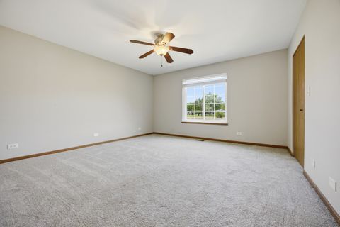 Tiny photo for 729 Fieldcrest Drive #C, South Elgin, IL 60177 (MLS # 12652191)