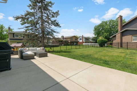 Tiny photo for 504 LOIS Court, Mount Prospect, IL 60056 (MLS # 12686673)