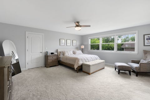 Tiny photo for 504 LOIS Court, Mount Prospect, IL 60056 (MLS # 12686673)