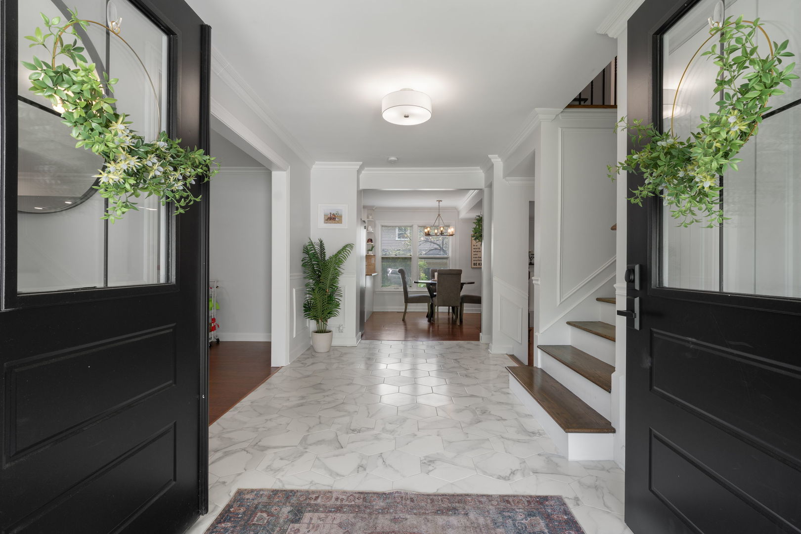 504 LOIS Court
