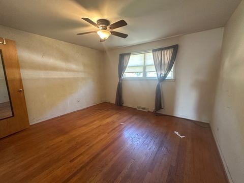 Tiny photo for 930 E 161 Place, South Holland, IL 60473 (MLS # 12389588)