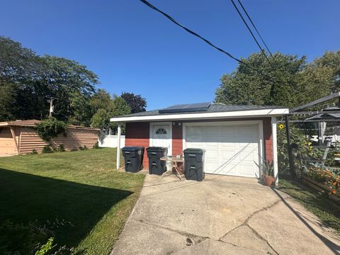 Tiny photo for 930 E 161 Place, South Holland, IL 60473 (MLS # 12389588)