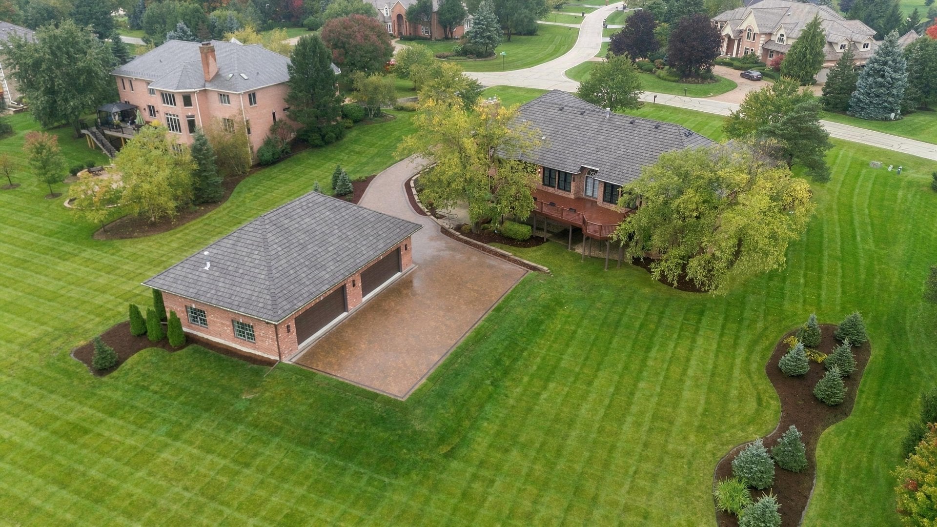 955 Livingston Lane