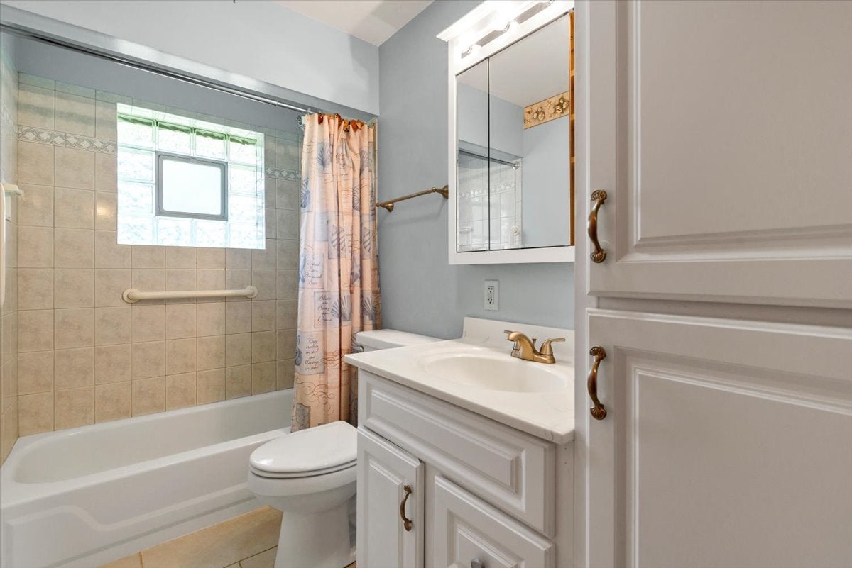 23W566 Bryn Mawr Avenue