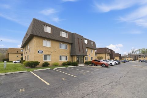 Tiny photo for 10437 Natoma Avenue #11, Chicago Ridge, IL 60415 (MLS # 12623994)