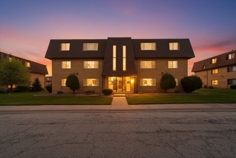 Photo of 10437 Natoma Avenue #11, Chicago Ridge, IL 60415 (MLS # 12623994)