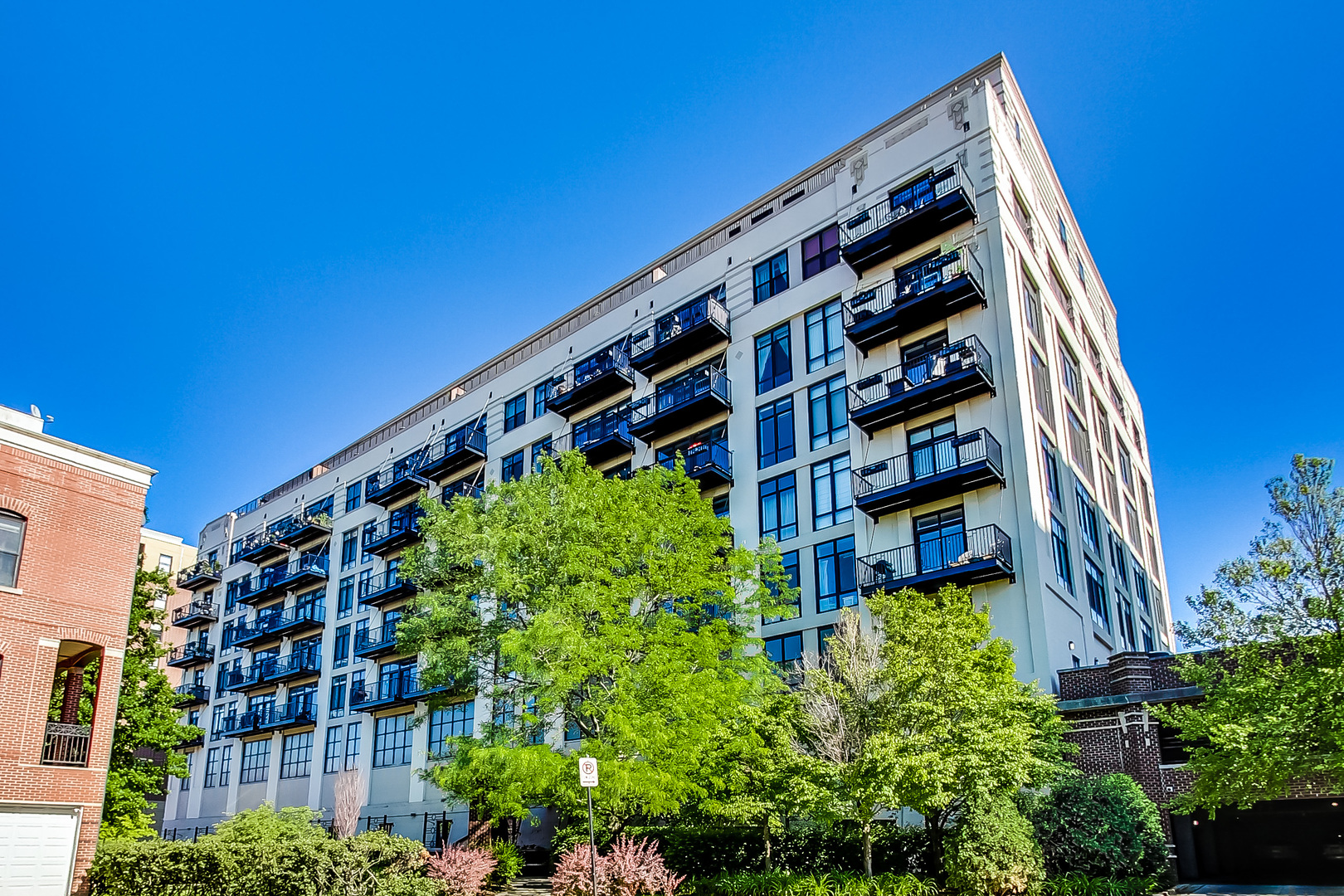 1525 S Sangamon Street 609
