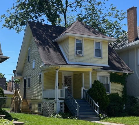 Photo of 5847 W Erie Street, Chicago, IL 60644 (MLS # 12576004)