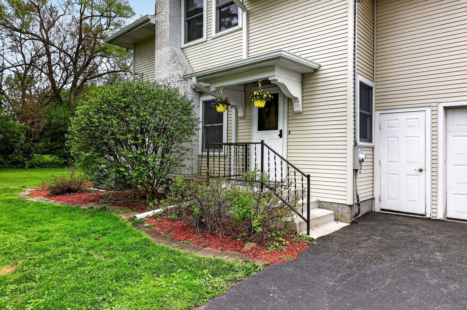 32W183 Glos Street