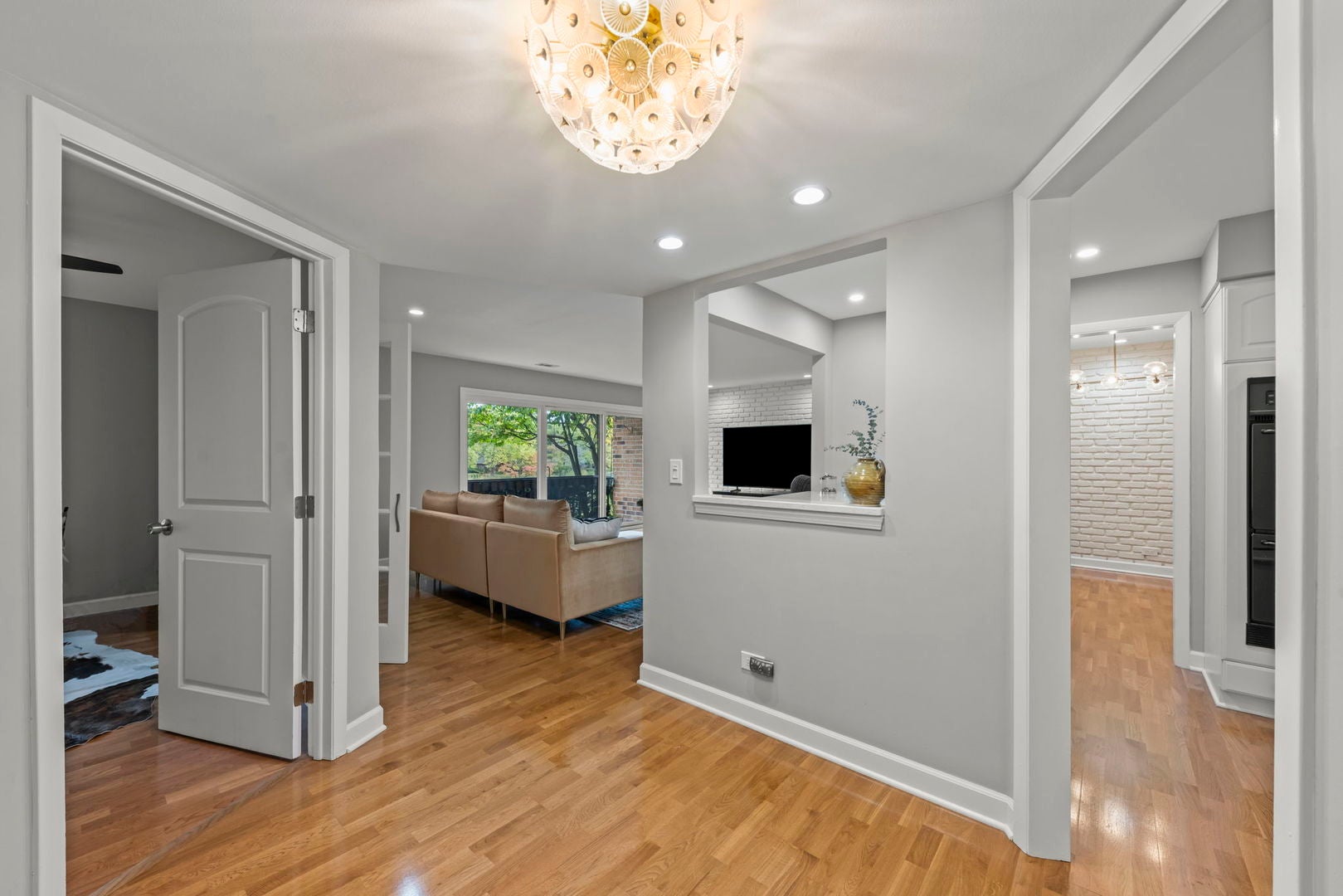 201 Lake Hinsdale Drive 111