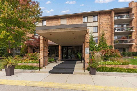 Tiny photo for 201 Lake Hinsdale Drive #111, Willowbrook, IL 60527 (MLS # 12784916)