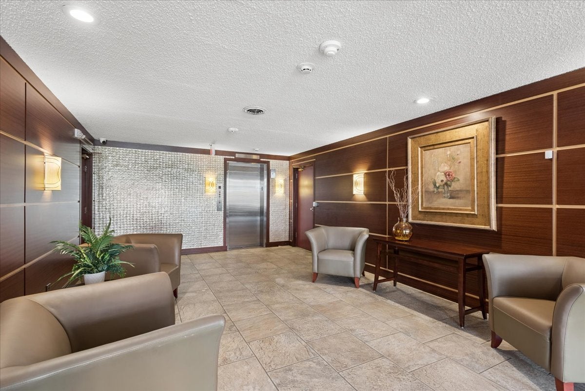 2046 Saint Johns Avenue 3H