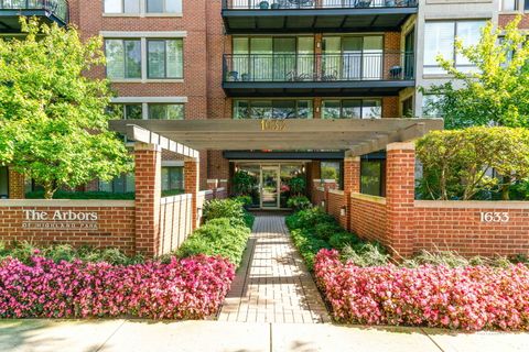 Tiny photo for 1633 2nd Street #302, Highland Park, IL 60035 (MLS # 12483607)