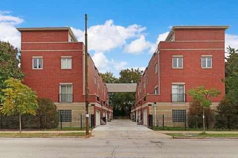 Photo of 4549 N central Avenue #8, Chicago, IL 60630 (MLS # 12586709)