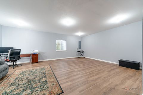 Tiny photo for 422 Shadow Creek Drive, Vernon Hills, IL 60061 (MLS # 12472074)