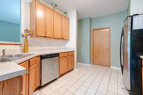 Tiny photo for 422 Shadow Creek Drive, Vernon Hills, IL 60061 (MLS # 12472074)