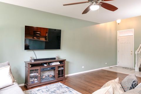 Tiny photo for 422 Shadow Creek Drive, Vernon Hills, IL 60061 (MLS # 12472074)