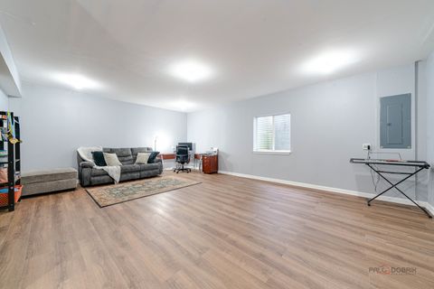 Tiny photo for 422 Shadow Creek Drive, Vernon Hills, IL 60061 (MLS # 12472074)