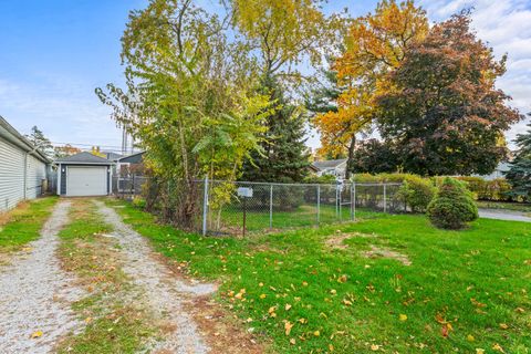 Tiny photo for 18241 Ridgewood Avenue, Lansing, IL 60438 (MLS # 12510384)