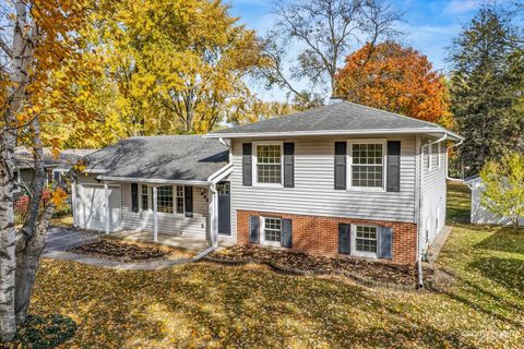 Photo of 5s453 Tartan Lane, Naperville, IL 60563 (MLS # 12510249)