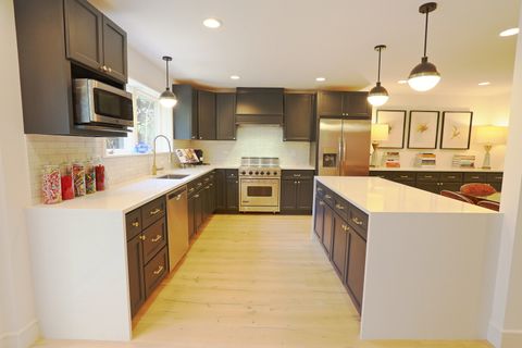 Tiny photo for 1719 Wildberry Drive #B, Glenview, IL 60025 (MLS # 12519987)