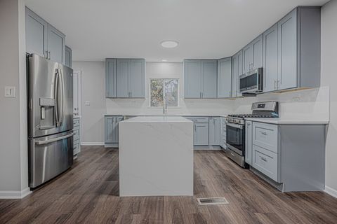 Tiny photo for 9N621 Flora Drive, Elgin, IL 60123 (MLS # 12520908)