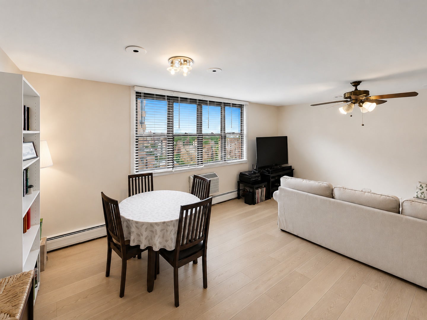 6325 N Sheridan Road 2106