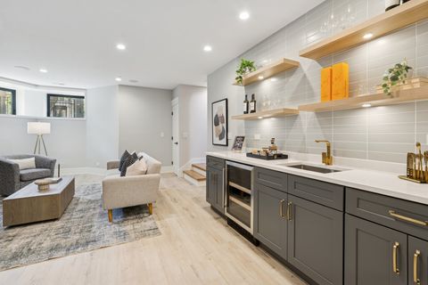Tiny photo for 3719 N Magnolia Avenue, Chicago, IL 60613 (MLS # 12343450)