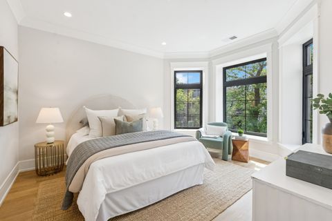 Tiny photo for 3719 N Magnolia Avenue, Chicago, IL 60613 (MLS # 12343450)