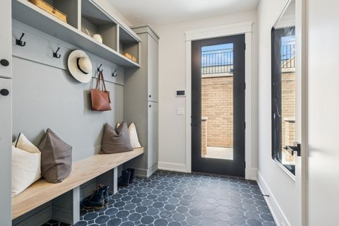 Tiny photo for 3719 N Magnolia Avenue, Chicago, IL 60613 (MLS # 12343450)