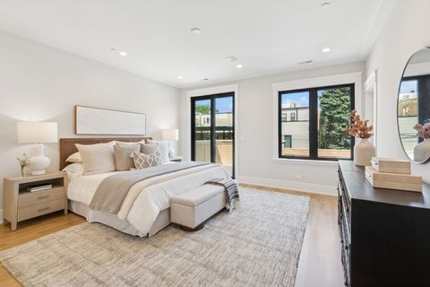 Tiny photo for 3719 N Magnolia Avenue, Chicago, IL 60613 (MLS # 12343450)