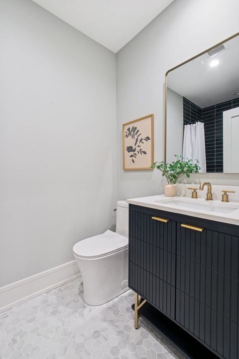 Tiny photo for 3719 N Magnolia Avenue, Chicago, IL 60613 (MLS # 12343450)