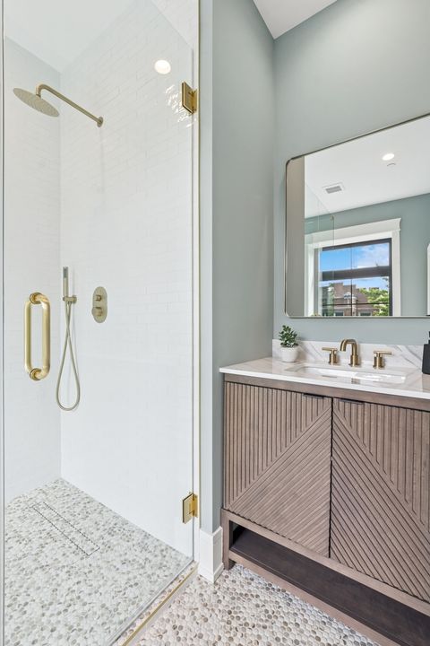 Tiny photo for 3719 N Magnolia Avenue, Chicago, IL 60613 (MLS # 12343450)