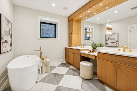 Tiny photo for 3719 N Magnolia Avenue, Chicago, IL 60613 (MLS # 12343450)