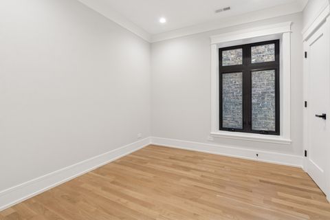 Tiny photo for 3719 N Magnolia Avenue, Chicago, IL 60613 (MLS # 12343450)