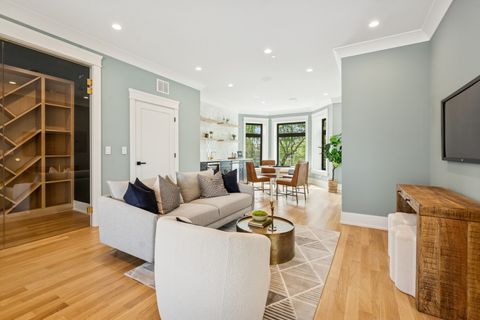 Tiny photo for 3719 N Magnolia Avenue, Chicago, IL 60613 (MLS # 12343450)