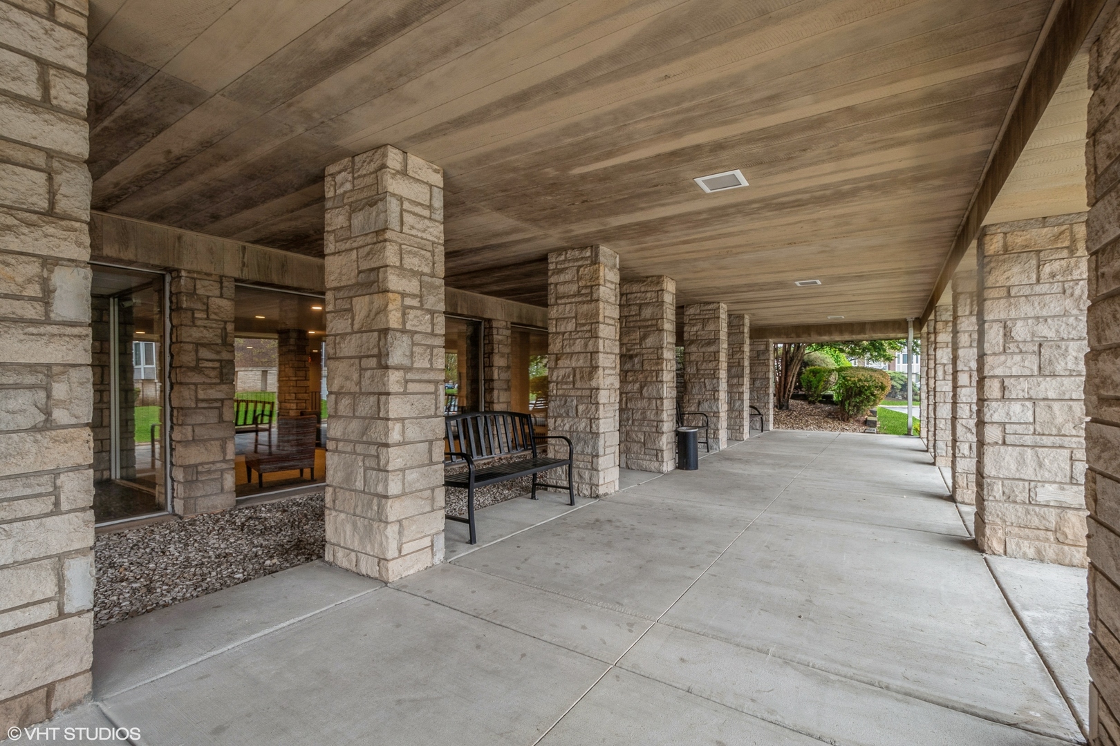 2400 W ARCHBURY Lane 3E