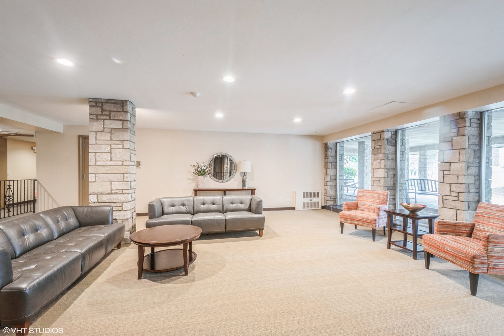 2400 W ARCHBURY Lane 3E