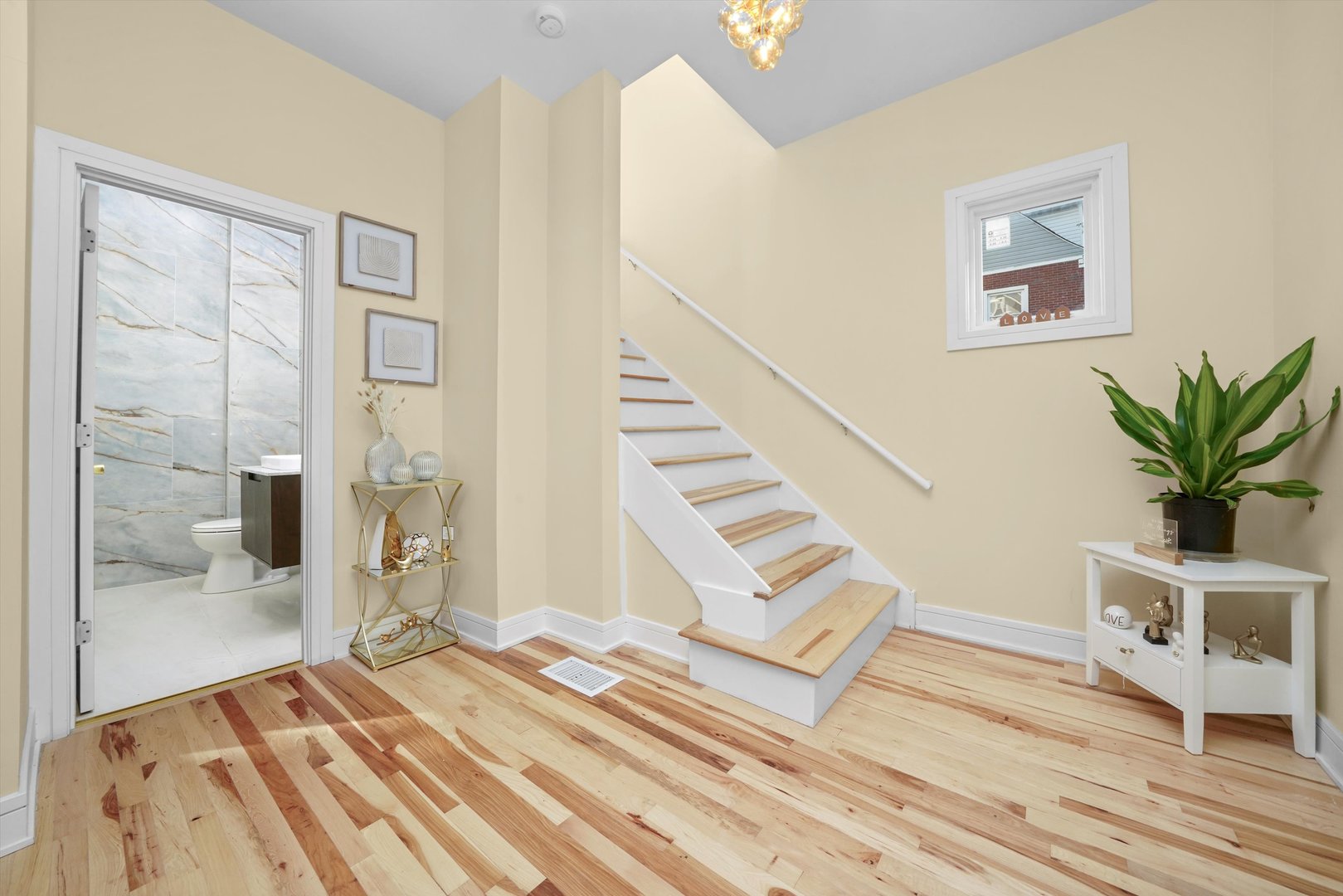 37 N LOCKWOOD Avenue