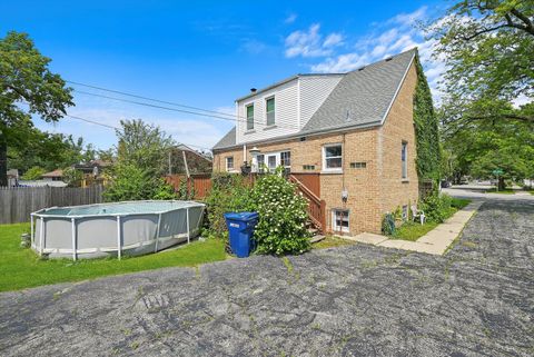 Tiny photo for 1424 N Maple Avenue, La Grange Park, IL 60526 (MLS # 12490470)