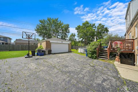 Tiny photo for 1424 N Maple Avenue, La Grange Park, IL 60526 (MLS # 12490470)