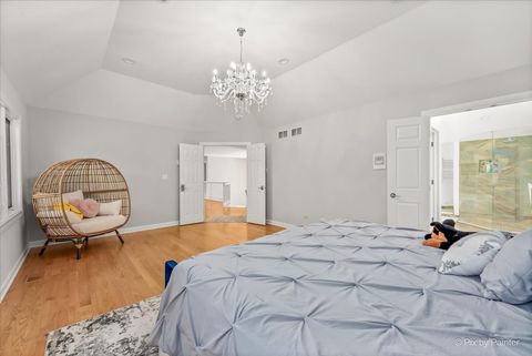 Tiny photo for 402 Meadow Ridge Lane, Prospect Heights, IL 60070 (MLS # 12629622)