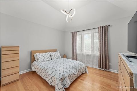 Tiny photo for 402 Meadow Ridge Lane, Prospect Heights, IL 60070 (MLS # 12629622)