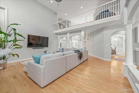 Tiny photo for 402 Meadow Ridge Lane, Prospect Heights, IL 60070 (MLS # 12629622)