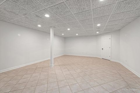 Tiny photo for 402 Meadow Ridge Lane, Prospect Heights, IL 60070 (MLS # 12629622)